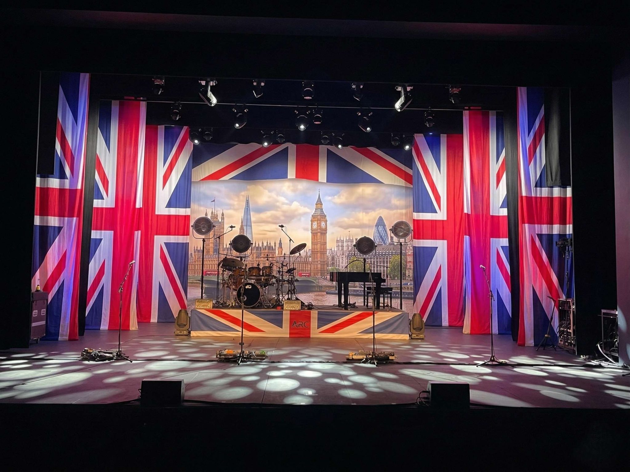 What to Know Before You Choose a Theatre Stage Backdrop
