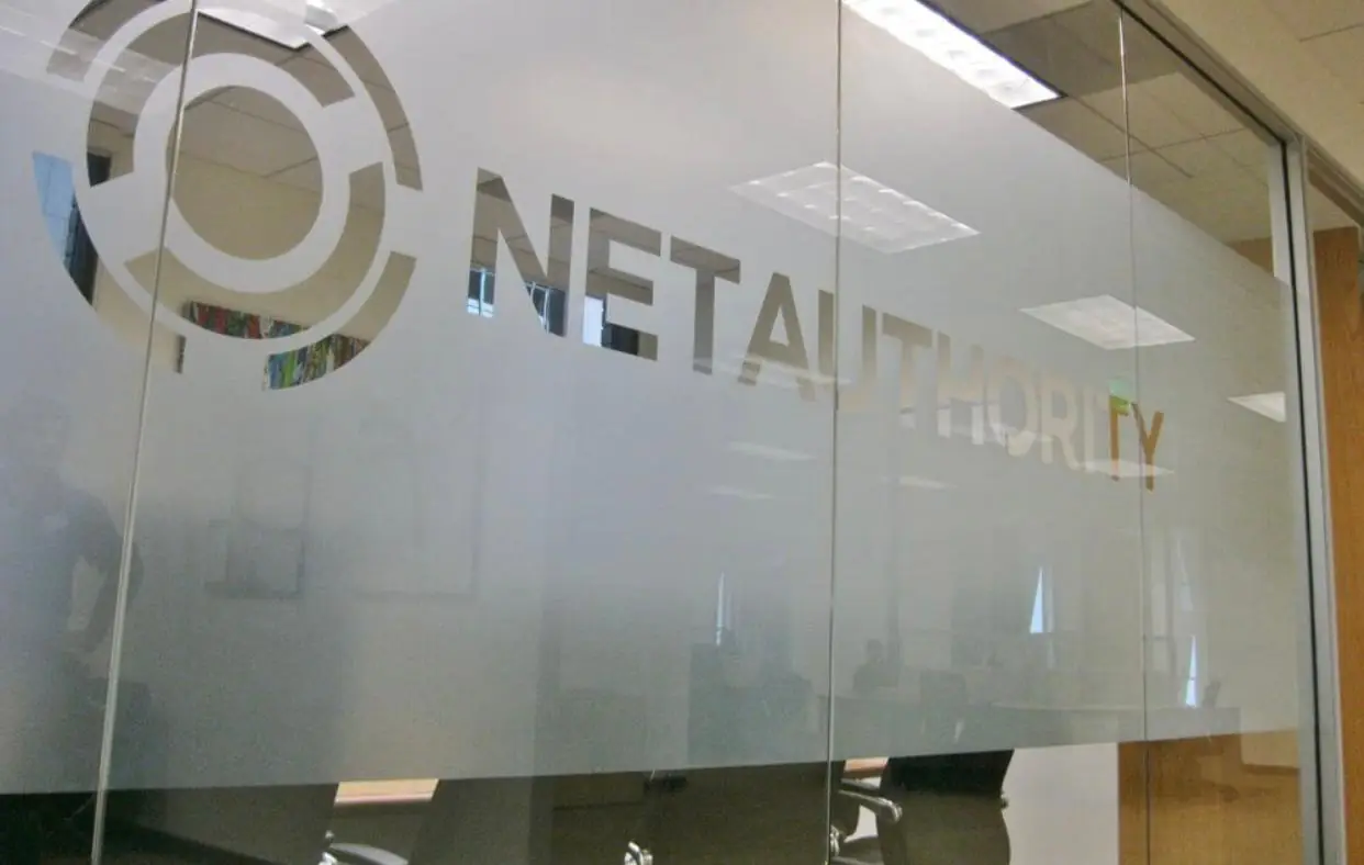 Custom window graphics