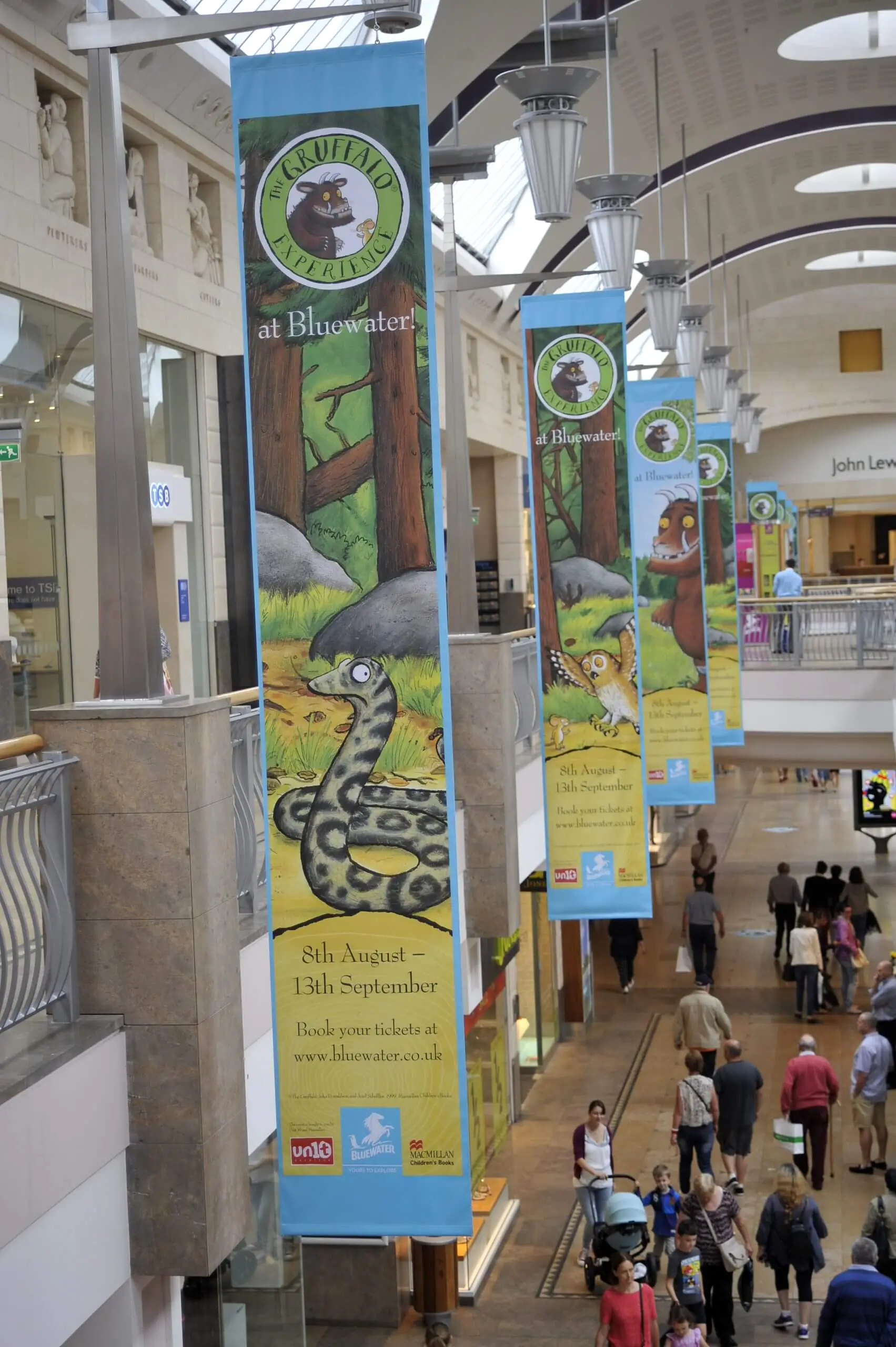 Retail banner printing