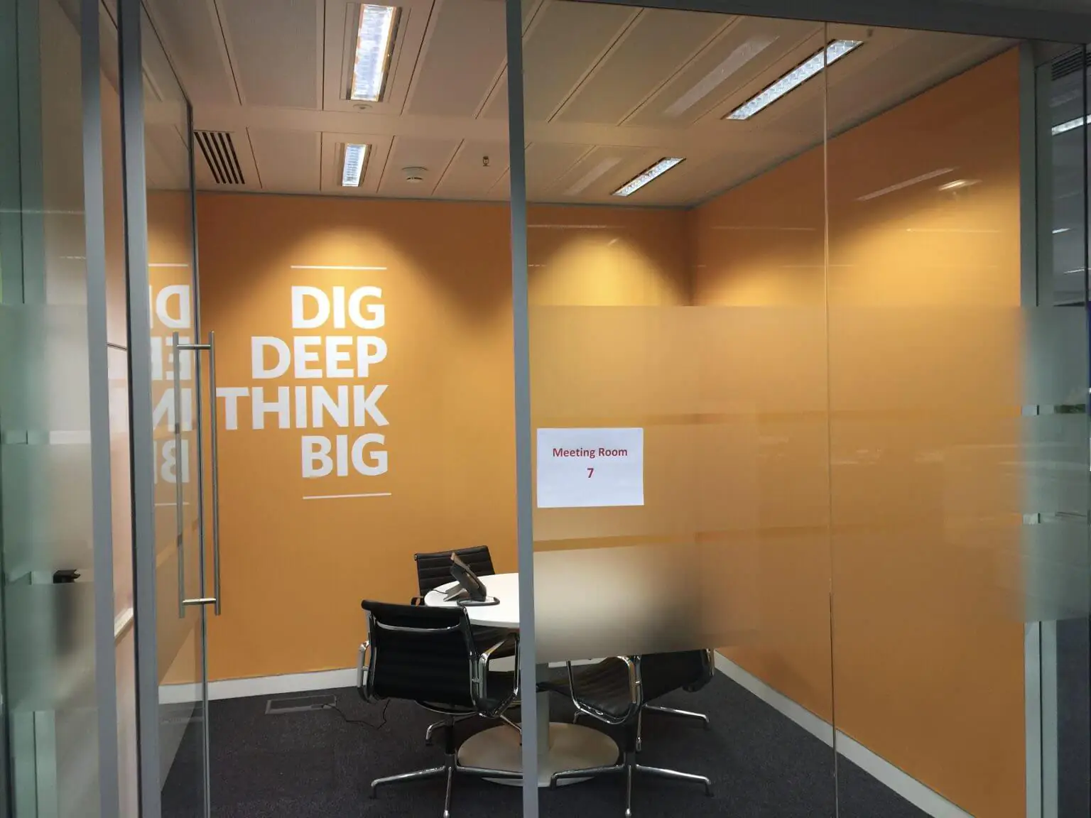 Printed graphics for walls